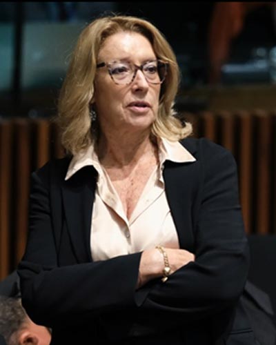 A todos honrar 11 Maria do Rosário Palma Ramalho
Ministra do Trabalho, Solidariedade e Segurança Social