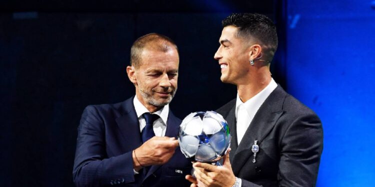 Cristiano Ronaldo reage a prémio da UEFA: "Grato por todo o apoio"