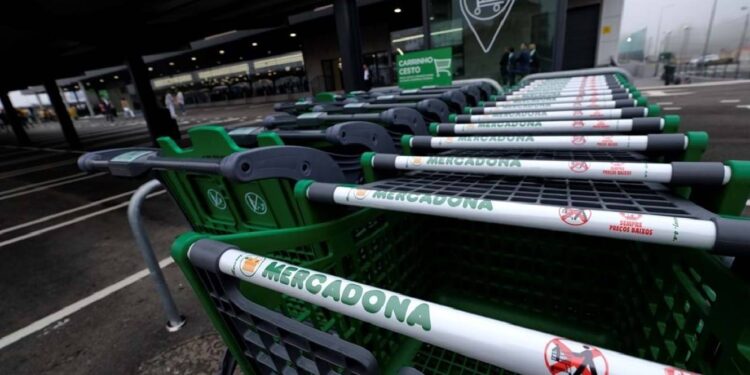 Nova tendência em Espanha é encontrar o amor na Mercadona