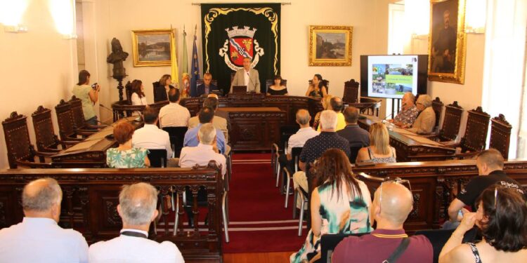 Emigrantes de Arcos de Valdevez recebidos na Câmara Municipal