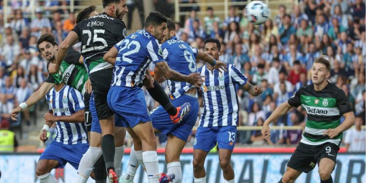 FC Porto vence Sporting e leva a Supertaça