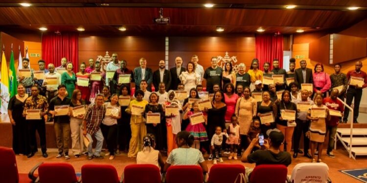 Escola de Língua Portuguesa para Migrantes no Brasil formou mais uma turma
