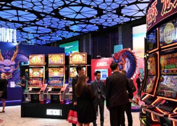 Operadora do jogo em Macau Melco com lucros de 33,4 milhões