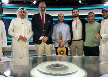 Portugueses no Kuwait divulgam cultura e fazem negócios