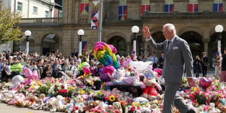 Família portuguesa que perdeu a filha no múltiplo esfaqueamento em Inglaterra recebida pelo Rei Carlos III 11 Família portuguesa que perdeu a filha no múltiplo esfaqueamento em Inglaterra recebida pelo Rei Carlos III