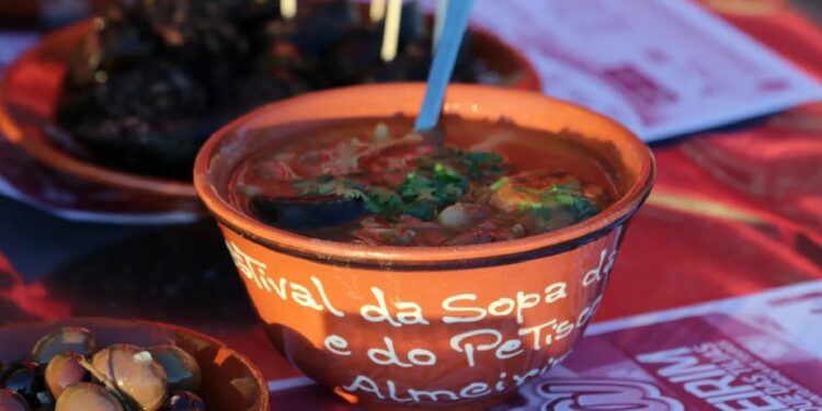 Adora Sopa da Pedra? Então tem de ir ao Festival da Sopa da Pedra em Almeirim