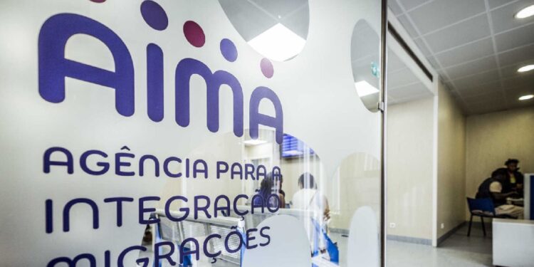 Centro para regularizar imigrantes deverá atender 240 pessoas por dia