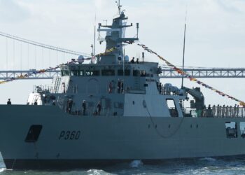 Patrulheiro luso em Bissau para estreitar laços com Marinha de Guerra