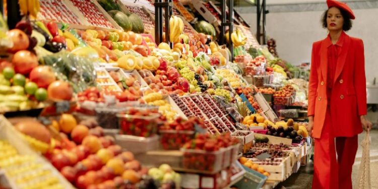 'Pacote' de 63 produtos desce, mas há alimentos que encareceram mais