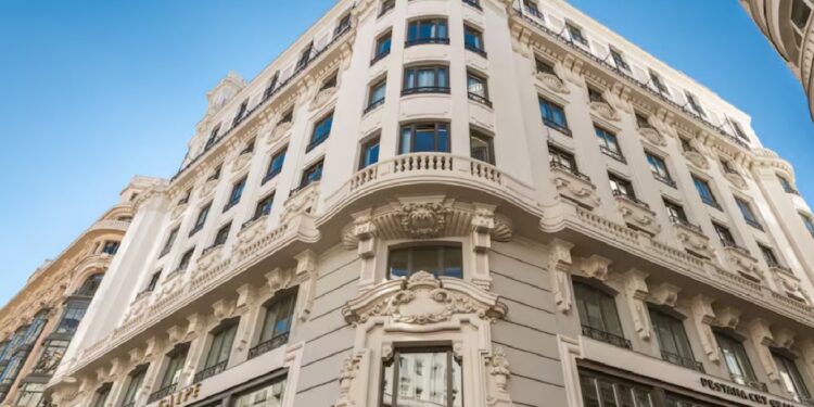 Cristiano Ronaldo está à procura de funcionários e dá 50 dias de férias