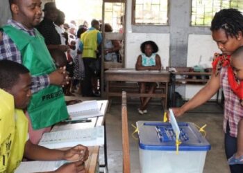 Cravinho lidera missão de observação da CPLP às eleições de Moçambique