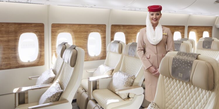 Companhia aérea Emirates recruta em Portugal