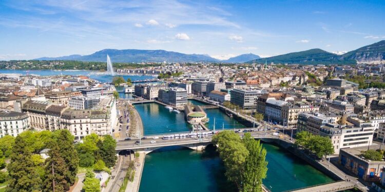 Mais de 12 mil portugueses emigraram para a Suíça em 2023 11 Mais de 12 mil portugueses emigraram para a Suíça em 2023