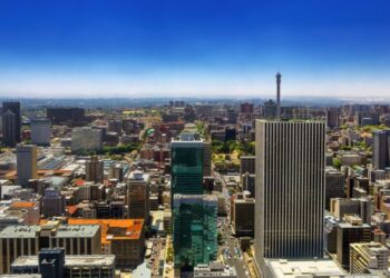 Três em cada cinco jovens africanos ponderam emigrar nos próximos 3 anos