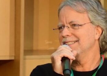 Escritor Mia Couto premiado no México