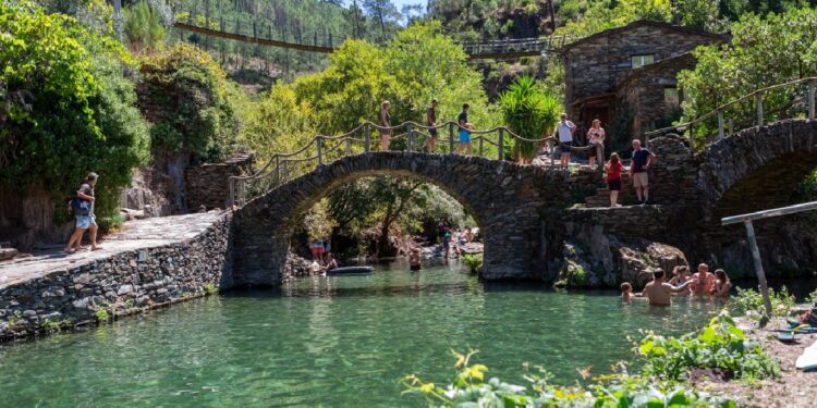 9 das praias fluviais mais bonitas de Portugal para aproveitar os dias de sol (COM FOTOS) 11 9 das praias fluviais mais bonitas de Portugal para aproveitar os dias de sol (COM FOTOS)