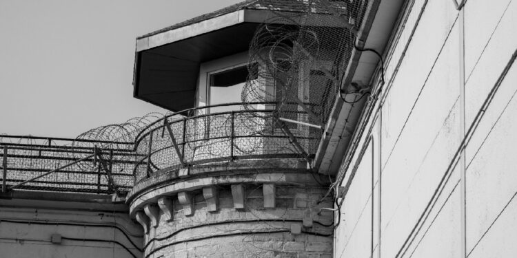 Imagens captam momento da fuga dos 5 reclusos da prisão de Vale de Judeus (COM FOTOS) 11 Imagens captam momento da fuga dos 5 reclusos da prisão de Vale de Judeus (COM FOTOS)