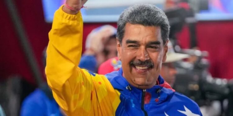 Em plena crise política, Maduro antecipa Natal na Venezuela para outubro