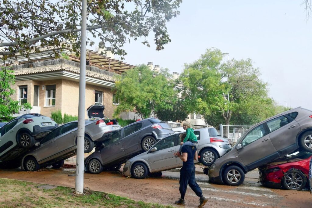 Casas inundadas e carros destruídos. As imagens do temporal em Espanha