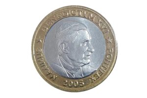Desconfia que tem uma moeda rara? Descubra as moedas de 1€ e 2€ mais valiosas