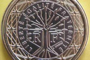 Desconfia que tem uma moeda rara? Descubra as moedas de 1€ e 2€ mais valiosas