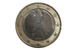 Desconfia que tem uma moeda rara? Descubra as moedas de 1€ e 2€ mais valiosas