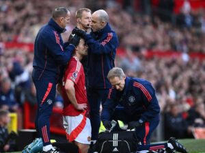 Arrepiante: Joelhada deixou jogador com a cabeça neste estado 14 Arrepiante: Joelhada deixou jogador com a cabeça neste estado