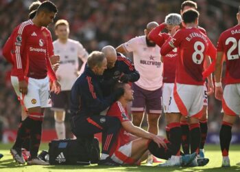 Arrepiante: Joelhada deixou jogador com a cabeça neste estado