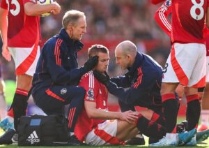 Arrepiante: Joelhada deixou jogador com a cabeça neste estado 17 Arrepiante: Joelhada deixou jogador com a cabeça neste estado