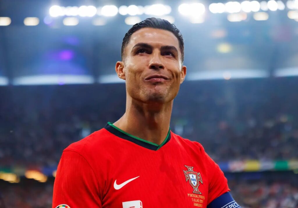 CR7 entre os mais comercializáveis do mundo (COM FOTOS) 20 CR7 entre os mais comercializáveis do mundo (COM FOTOS)