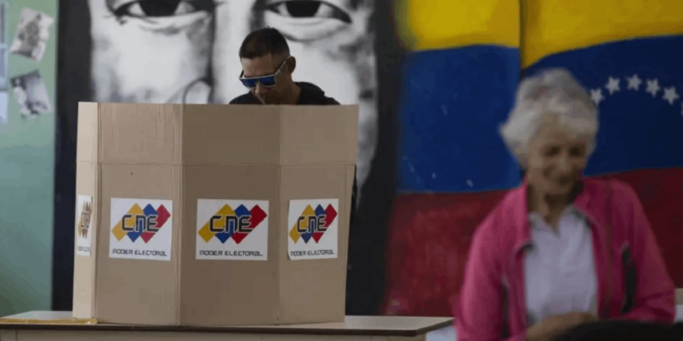 Parlamento português não reconhece Maduro nem González como vencedor das eleições na Venezuela