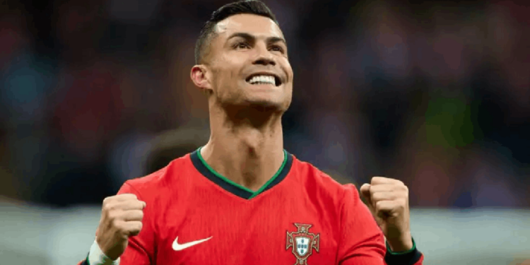 CR7 entre os mais comercializáveis do mundo (COM FOTOS) 11 CR7 entre os mais comercializáveis do mundo (COM FOTOS)