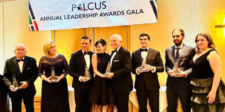 Membros da comunidade luso-americana premiados pela PALCUS 11 Membros da comunidade luso-americana premiados pela PALCUS