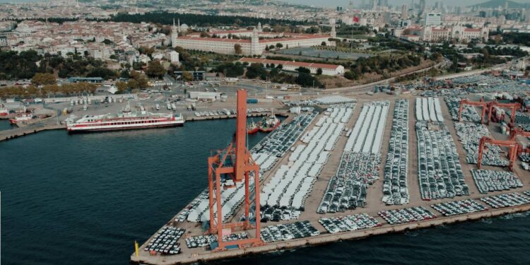 Exportações lusófonas para a China fixam novo recorde até agosto