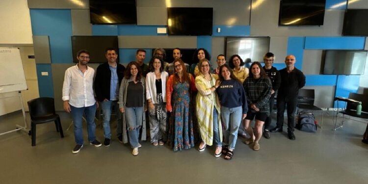 Espetáculo criado nos Açores retrata a dor dos emigrantes açorianos 11 Espetáculo criado nos Açores retrata a dor dos emigrantes açorianos