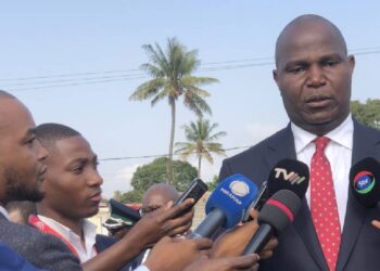 Moçambique: Daniel Chapo, de quase desconhecido a presidente