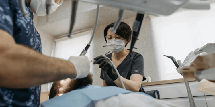 Estudo revela que Portugal perdeu número recorde de médicos dentistas