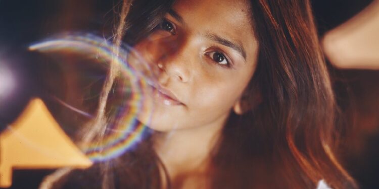 Victoria Nicole leva ‘Esperança’ à Eurovisão Júnior. Conheça-a e ouça a música