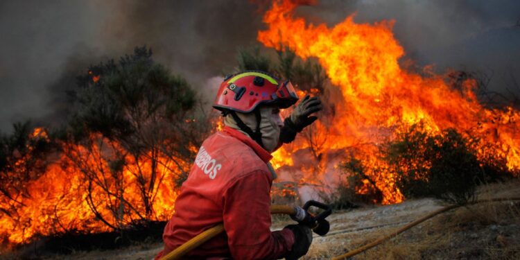 Governo vai pagar bónus de 25% a mais de cinco mil bombeiros voluntários