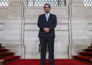 Flávio Martins reconduzido como presidente do Conselho das Comunidades Portuguesas