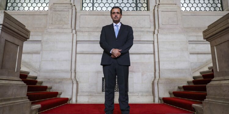 Flávio Martins reconduzido como presidente do Conselho das Comunidades Portuguesas