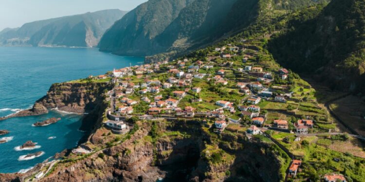 Viajar para o Funchal ficou mais caro, mas há uma razão