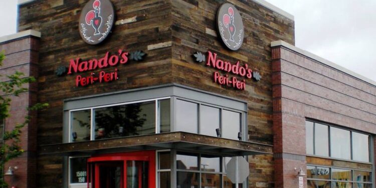 Este emigrante português ficou milionário a “virar frangos” 11 Este emigrante português ficou milionário a “virar frangos”