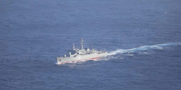 Força Aérea portuguesa acompanha passagem de navio russo por águas nacionais