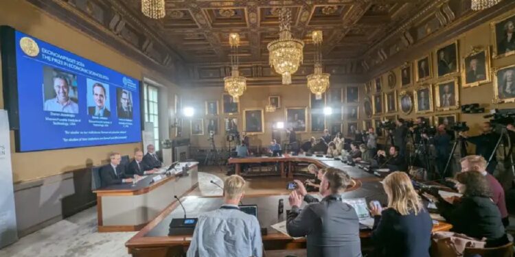 Nobel de Economia premeia revelação do peso das instituições sociais na prosperidade dos países