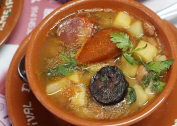 Confraria Gastronómica faz Sopa da Pedra na Bélgica e Luxemburgo