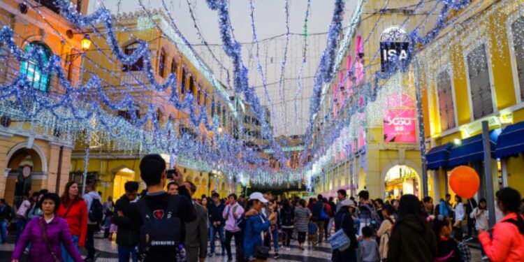 Número de migrantes em Macau subiu quase 31.400 desde fim de 'zero covid'