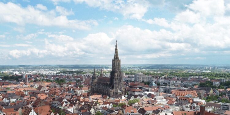 Igreja mais alta do mundo desde 1890 pode perder o título