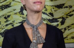 Colar de diamantes ligado a Maria Antonieta vendido por 4,5 milhões