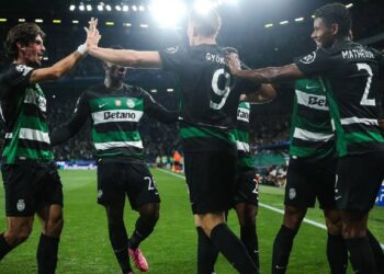 Sporting goleia, Benfica perde e as contas da Champions 'baralham-se' 17 Sporting goleia, Benfica perde e as contas da Champions 'baralham-se'
